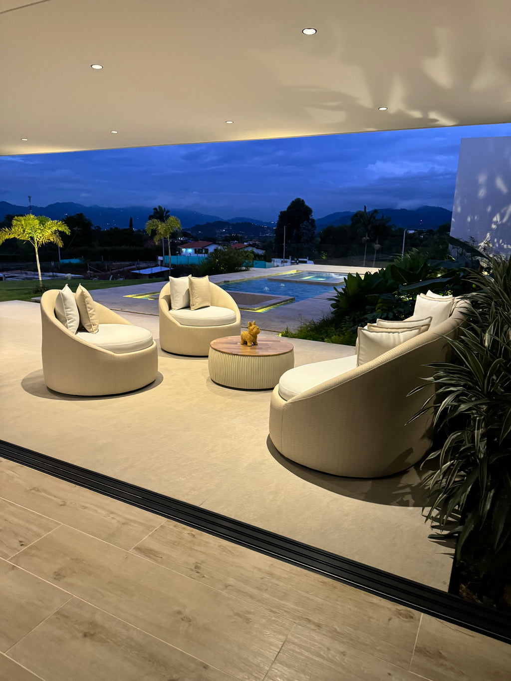 Sala semi exterior Italia