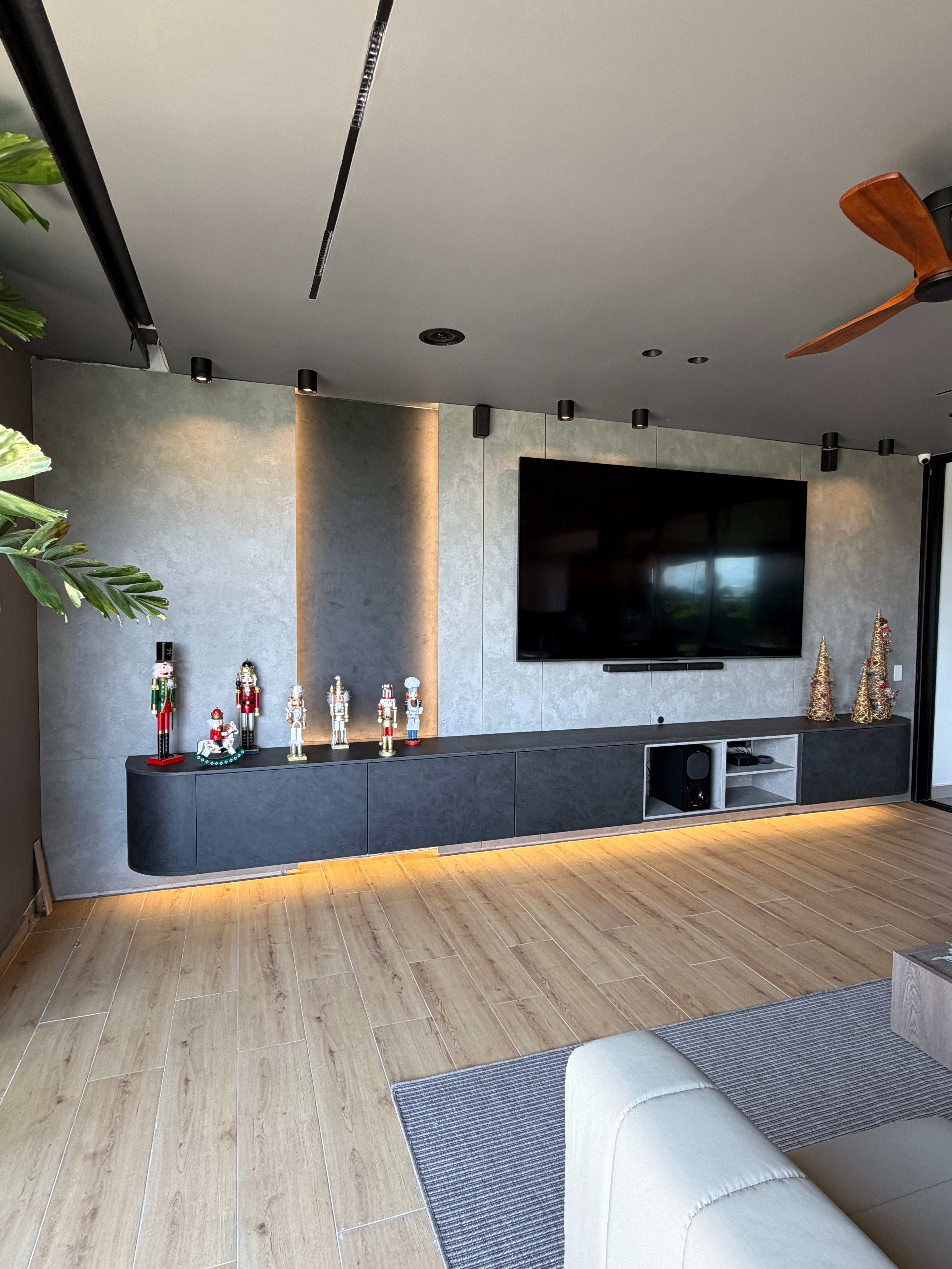 Centro de entretenimiento obelisco