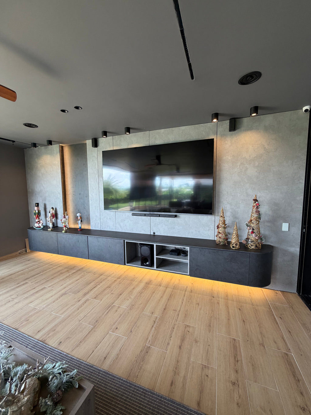 Centro de entretenimiento obelisco